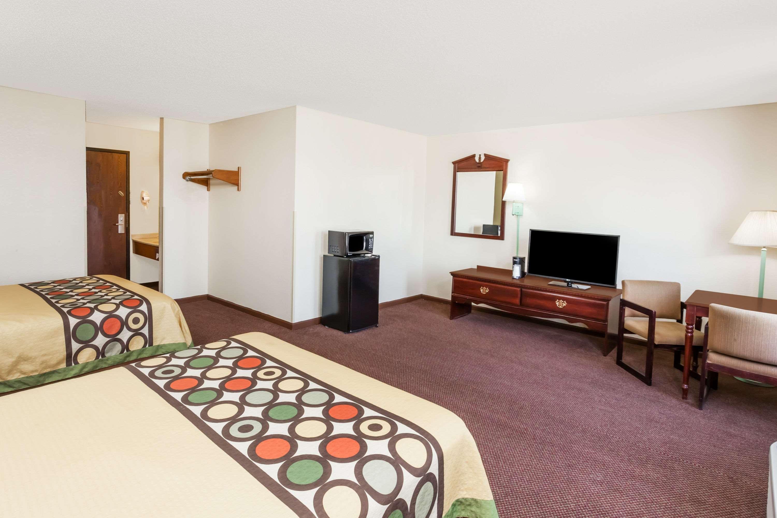 Hotel Super 8 By Wyndham Lincoln Esterno foto