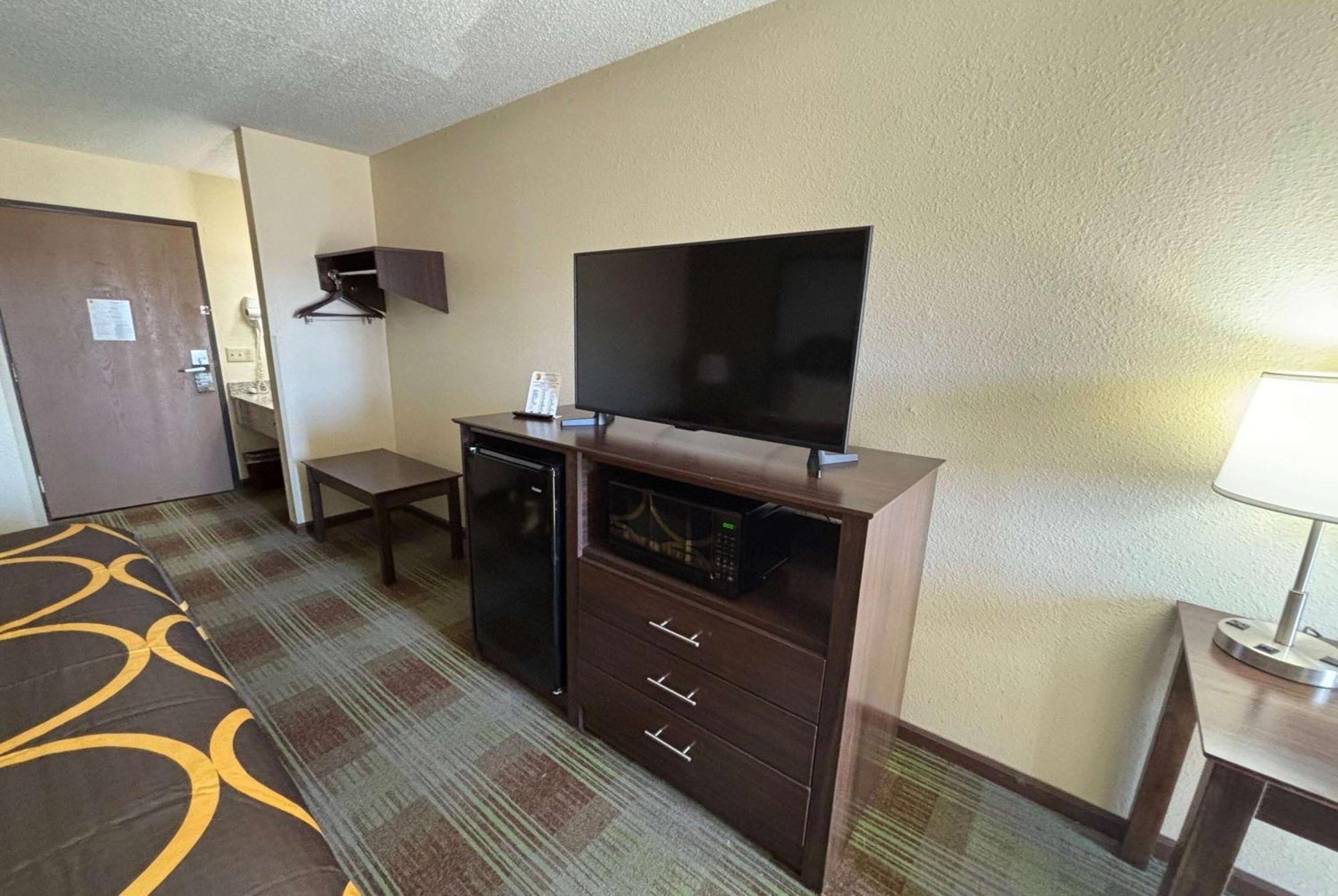 Hotel Super 8 By Wyndham Lincoln Esterno foto